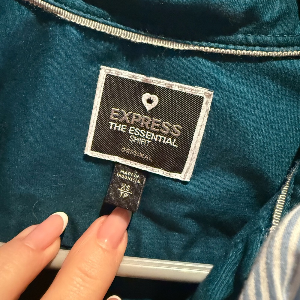 Bundle Express “The Essential” Women's Button-Down - image 8